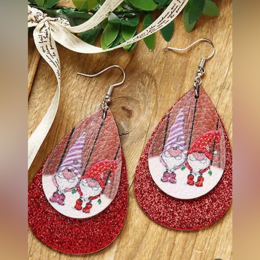 NWT Christmas Gnome Sparkle Earrings